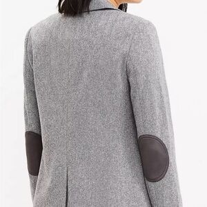 LOFT Classic Gray Blazer – Elegant Chic & Versatile Size 4P. Fits like S|M